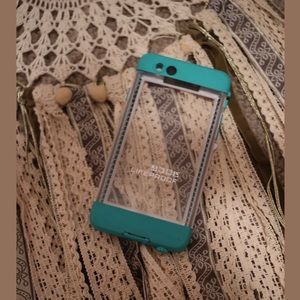 Turquoise/white Lifeproof Case for iPhone 6S